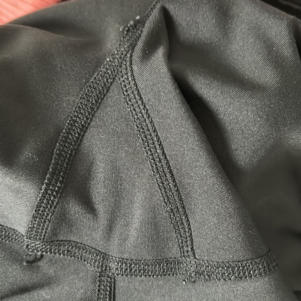 Ewedoos Black Workout Capri Pants-Size L - Picture 4 of 4